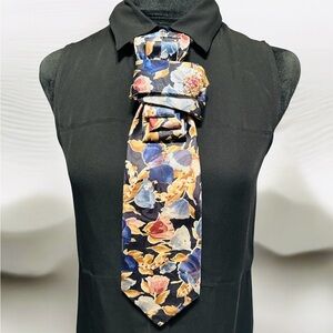 Floral Patterned Necktie with Pink Brooch
